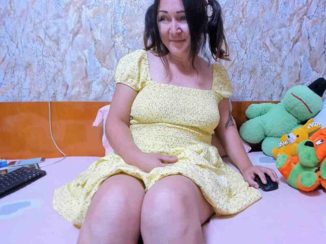 YOLLY84 free sexy photo