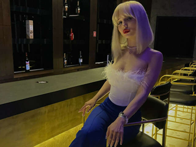 SHINYBLONDE free sexy photo