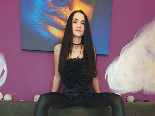 SELENAMORENA free sexy photo