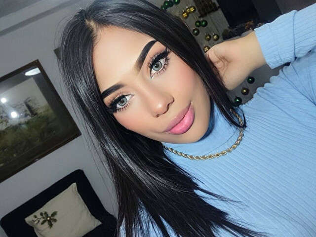 EMA free sexy photo