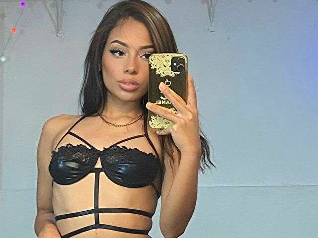 EMA free sexy photo