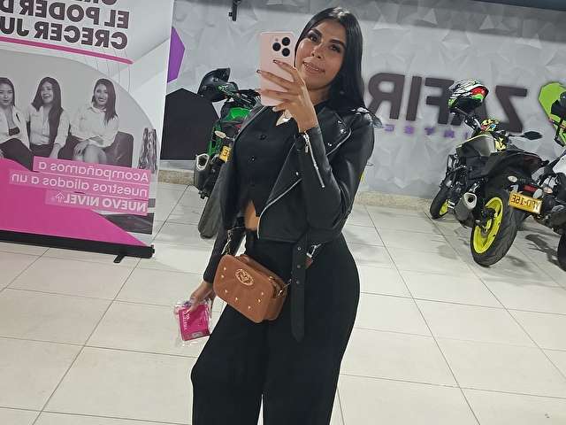 MISSKAROL4U free sexy photo