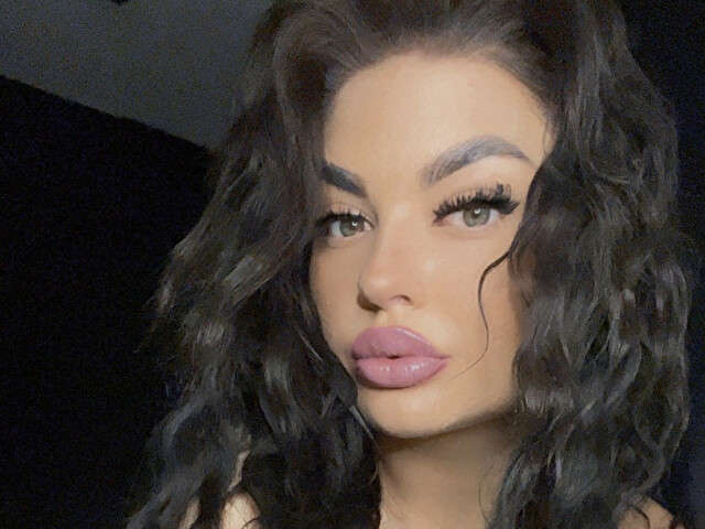 AISHAHOTTIE free sexy photo