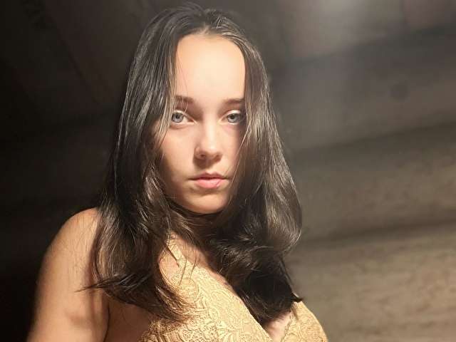 MANISS free sexy photo