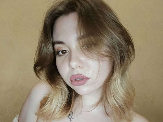 EMILYGINGER free sexy photo