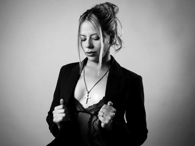 ERYNELUX free sexy photo