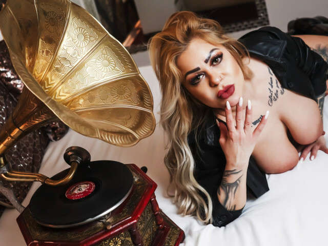 LORENAKARTER free hard sexy photo