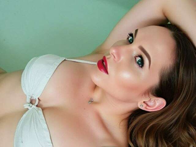VIKTORINNNI free sexy photo