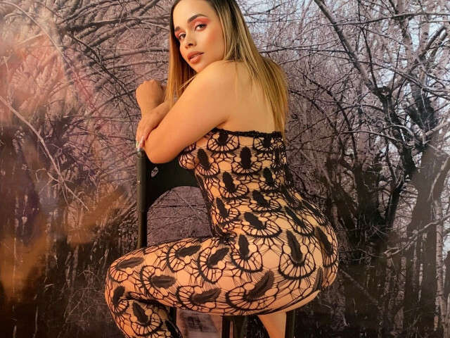 SLAVEHORNY4U free sexy photo