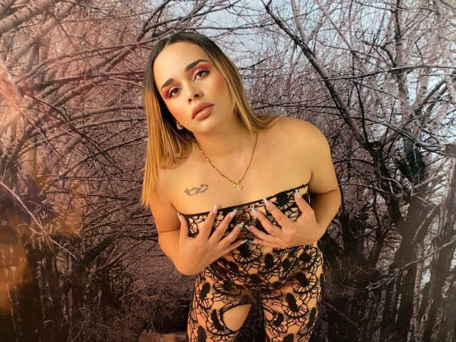 SLAVEHORNY4U free sexy photo