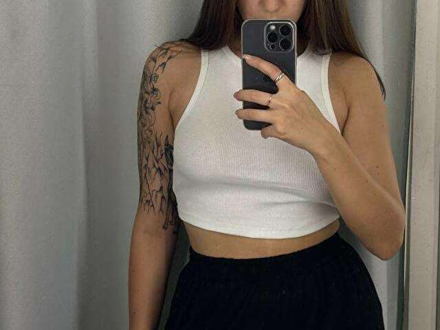 HOTCARAMELLS free sexy photo