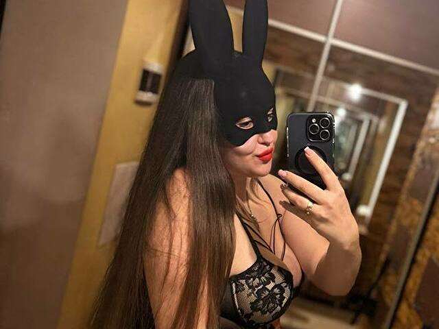 ELIZABETHJAM free sexy photo