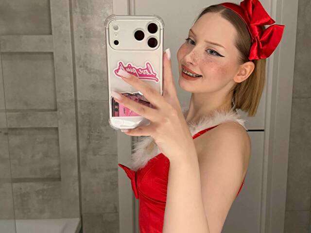 LUXURYCUTIE free sexy photo