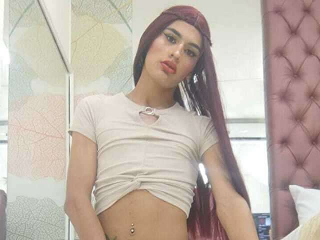 NAHOMIWHITTE1 free sexy photo