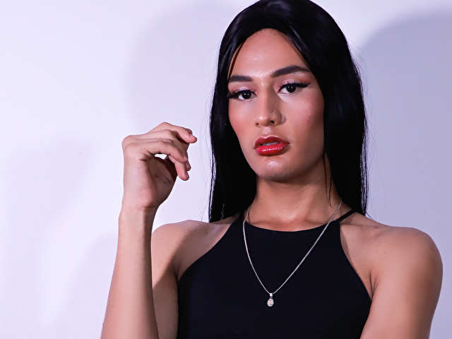 NAHOMIWHITTE1 free sexy photo
