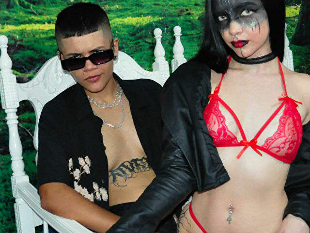EMILYANDSAN free sexy photo
