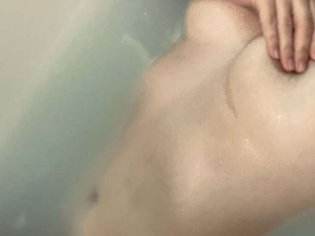 CAROLINE26 free hard sexy photo