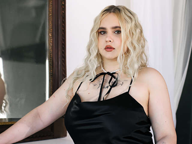 JULIA20 free sexy photo
