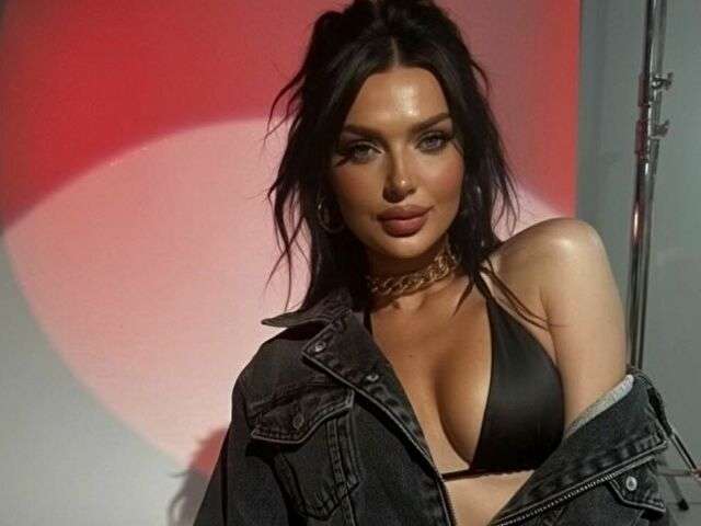 OLIVIAHOTTY free sexy photo