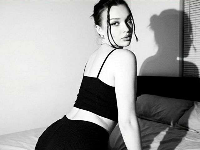 OLIVIAHOTTY free sexy photo
