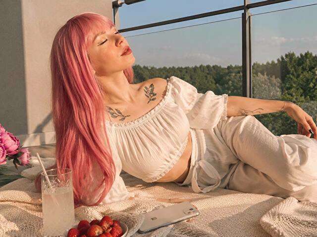 SWEETNANA free sexy photo