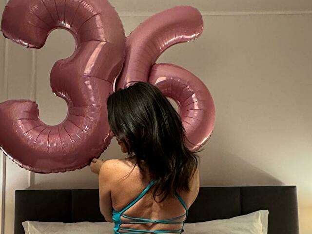 AMELIEKEYS free sexy photo
