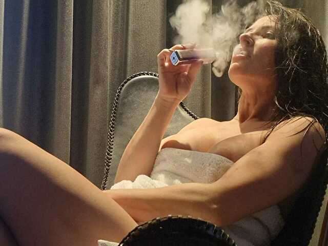 AMELIEKEYS free sexy photo