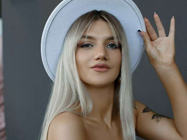 SELENAEMOORE free sexy photo