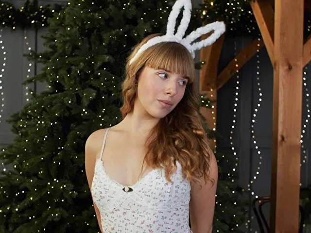 EMILYSWEETIE free sexy photo