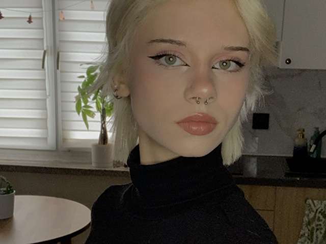LUNABLAZE19 free sexy photo