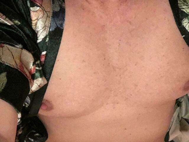 CRAZYBIONDA free sexy photo