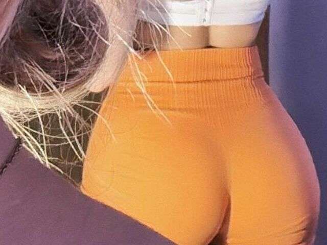 JIIGGLY free sexy photo