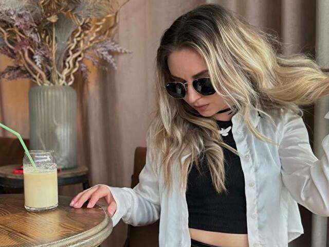 LIOLLIA free sexy photo
