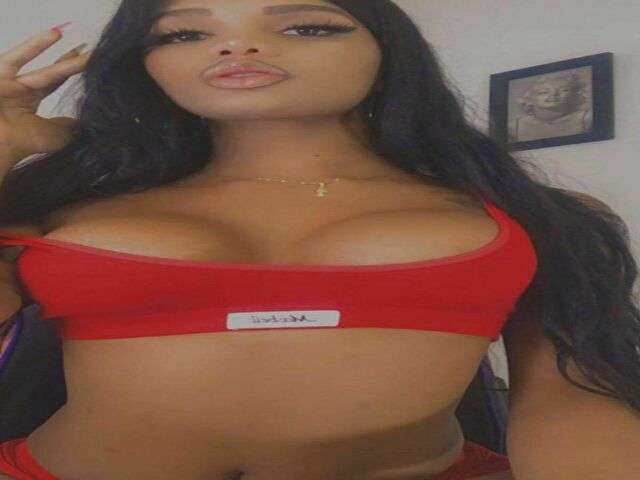 ATTENEAA free sexy photo