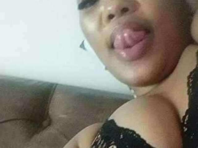 QUEENLIPS free sexy photo