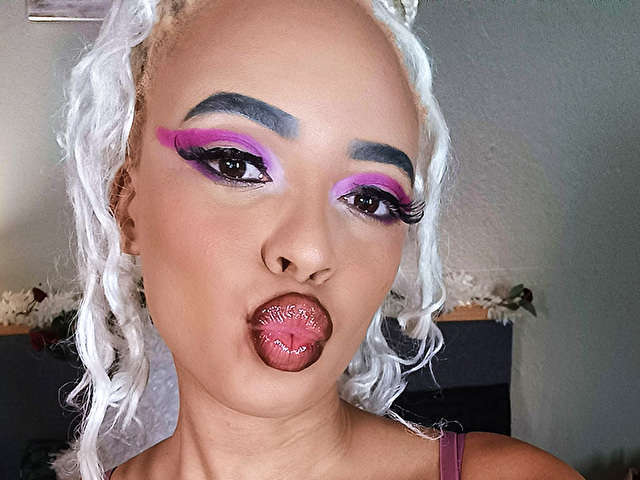 MISSKHETNISS free sexy photo