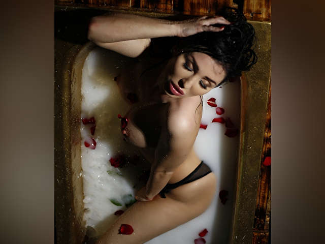 DALIALAVISH free hard sexy photo