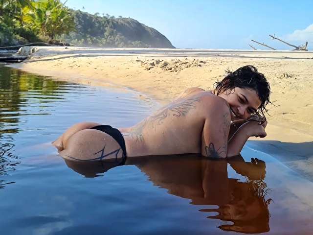 MEGUSTACUIR free sexy photo