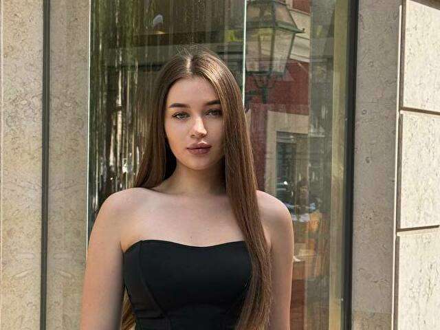 LIAGOUTTI180 free sexy photo