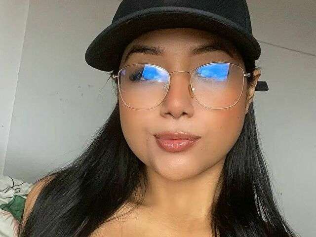 LUCIANAA1 free sexy photo