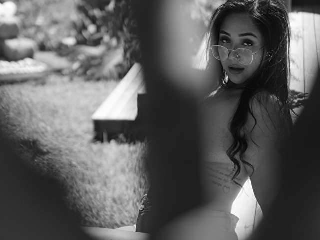 LUCIANAA1 free sexy photo