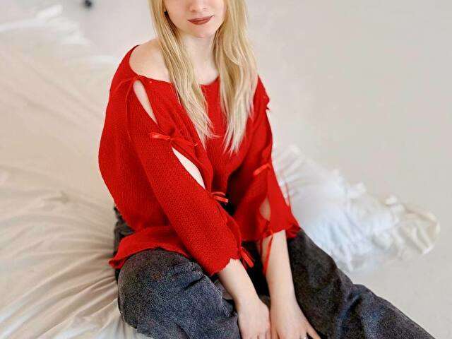 KAROLINARAY free sexy photo