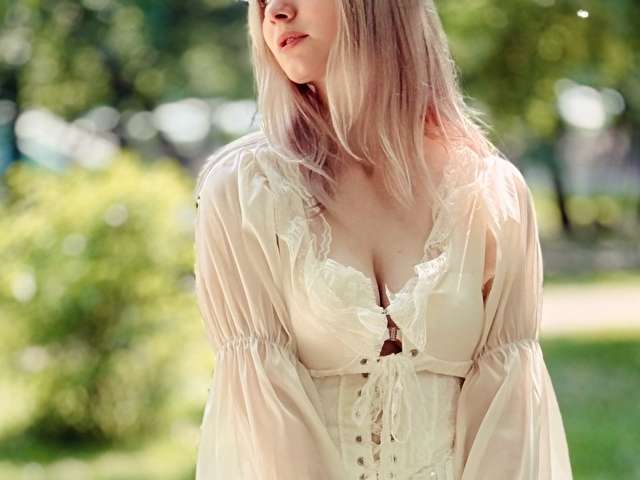KAROLINARAY free sexy photo