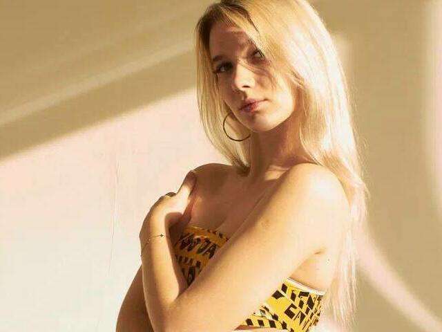 KAROLINARAY free sexy photo