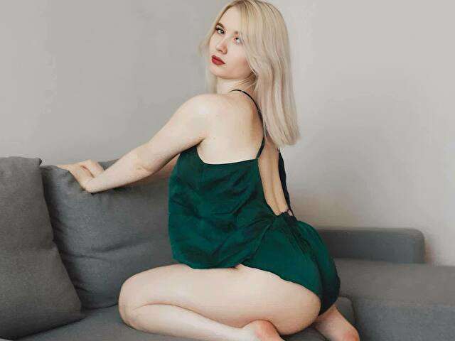 KAROLINARAY free sexy photo