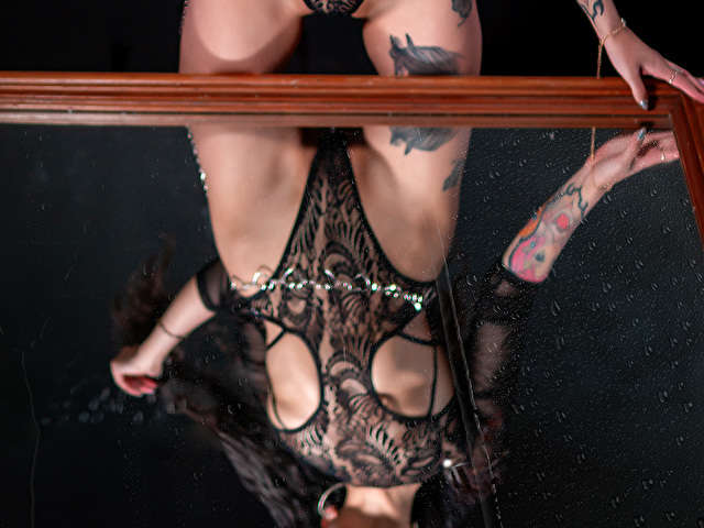 VIOLLETTAAA free sexy photo
