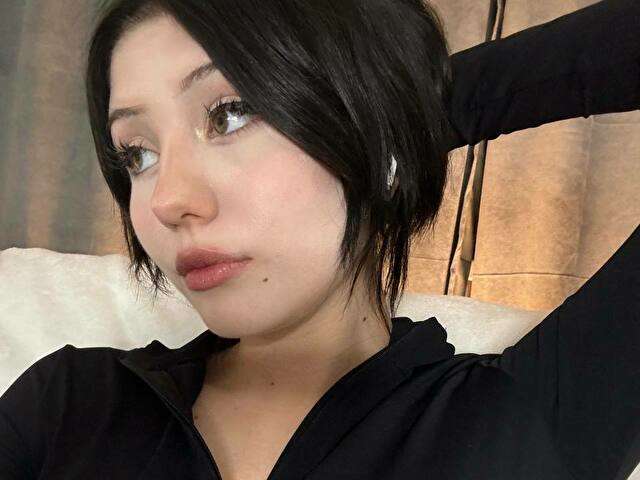 EVELINAVLUV free sexy photo
