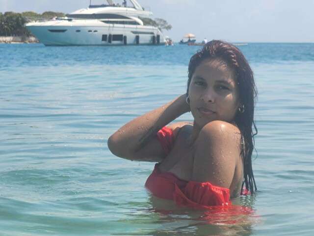PRETYASHELY free sexy photo