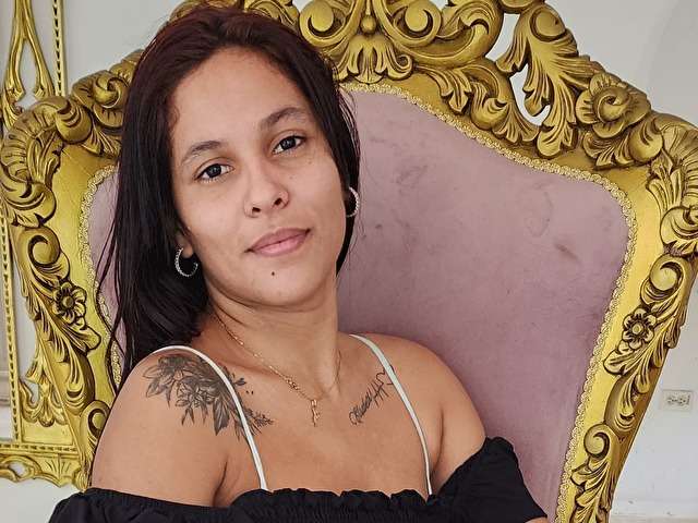 PRETYASHELY free sexy photo