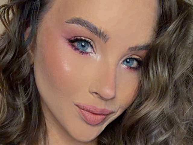 ALICEEJUNE free sexy photo